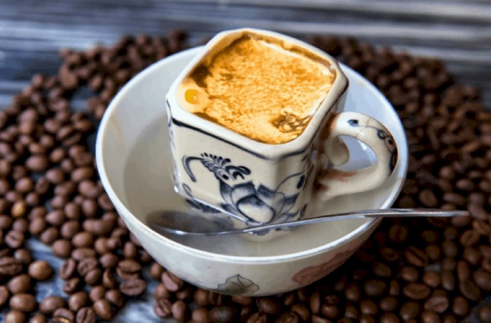 Egg coffee is a unique mark in Hanoi cuisine, leaving an unforgettable impression on anyone